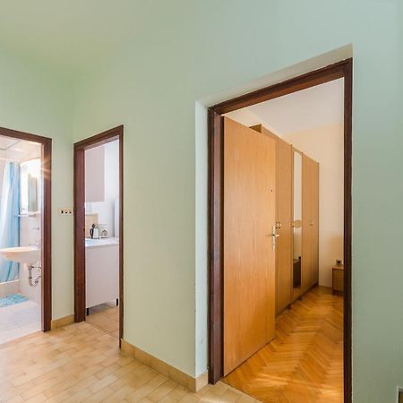 Apartments Ivica - With Parking Нин Екстериор снимка