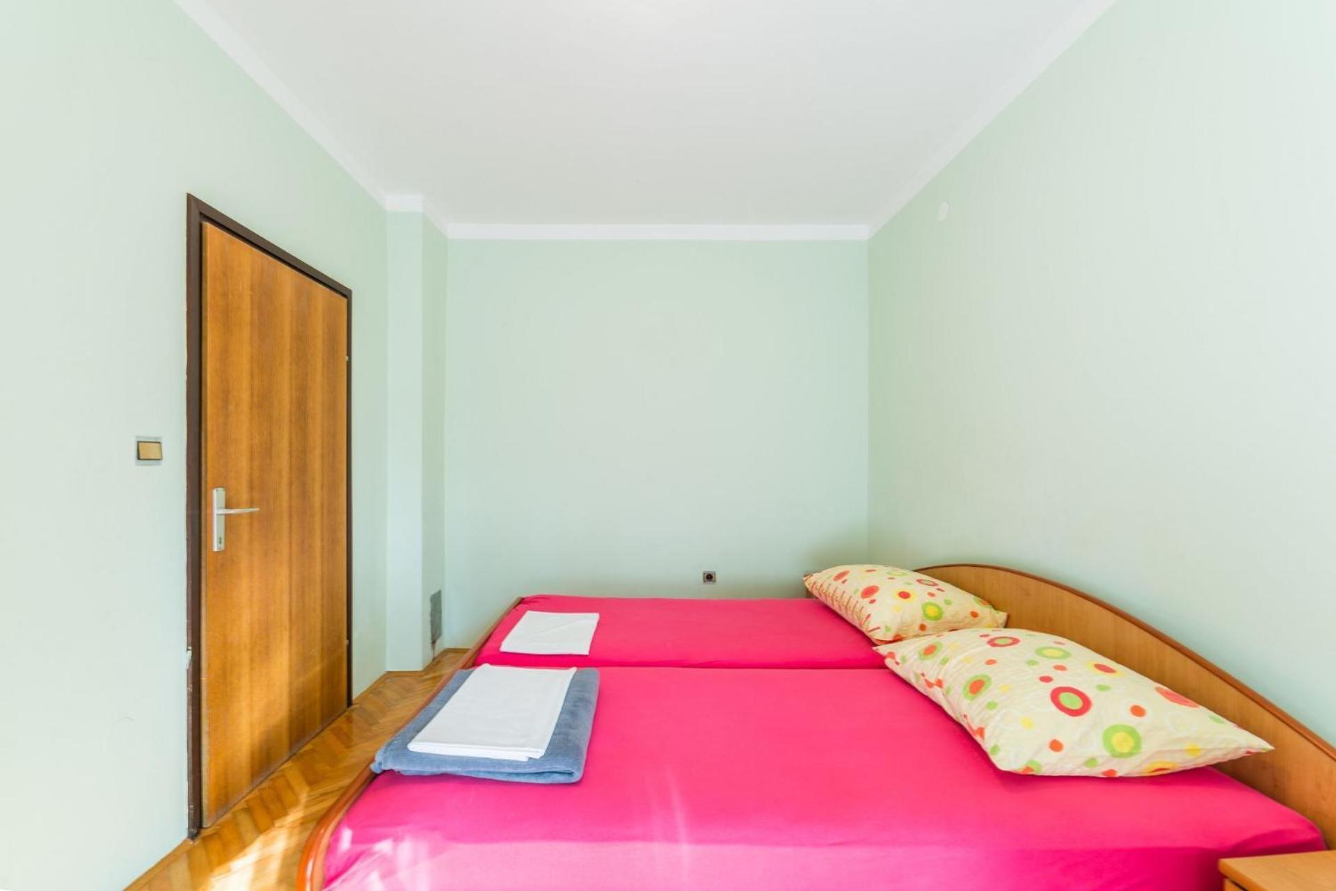 Apartments Ivica - With Parking Нин Екстериор снимка