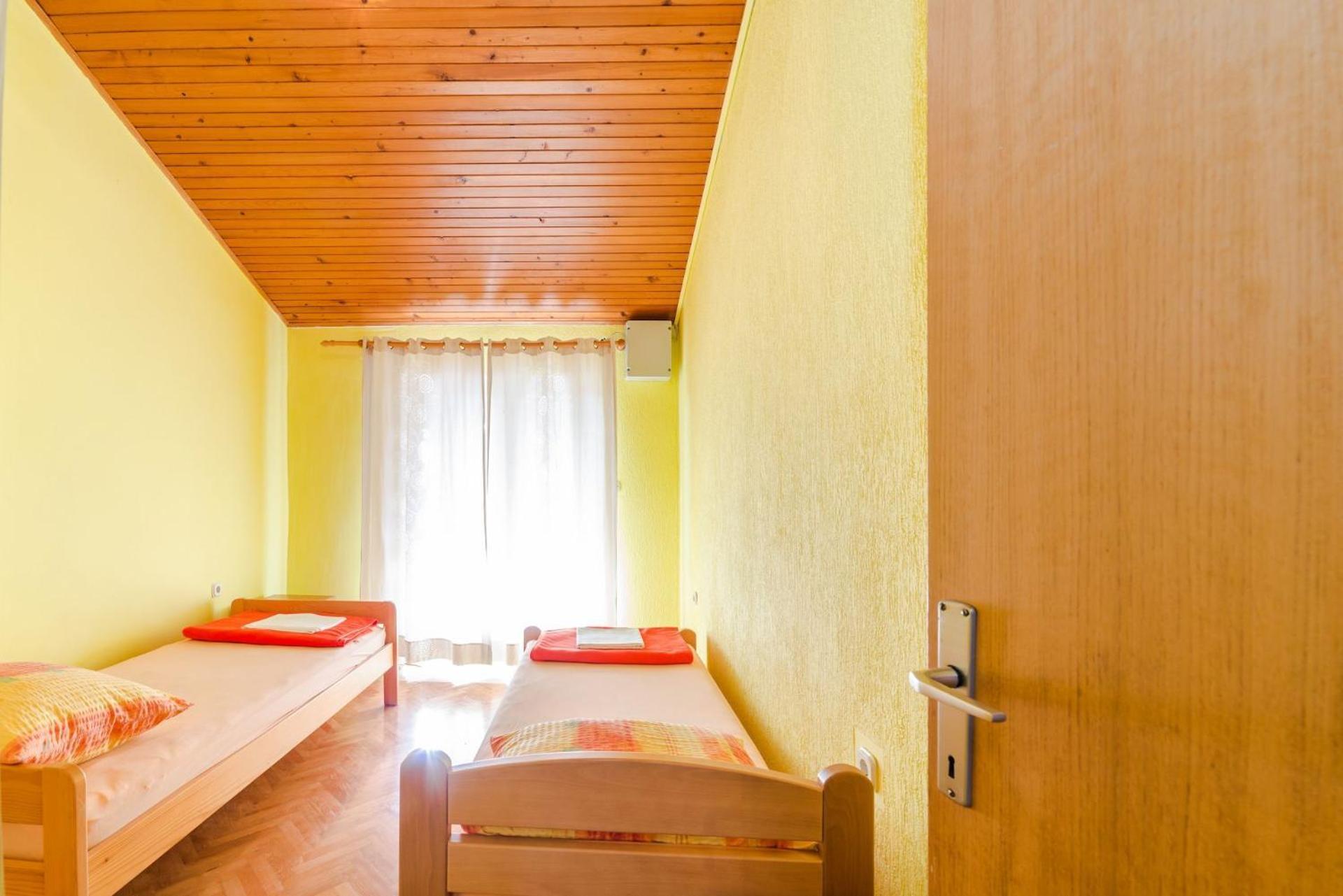 Apartments Ivica - With Parking Нин Екстериор снимка