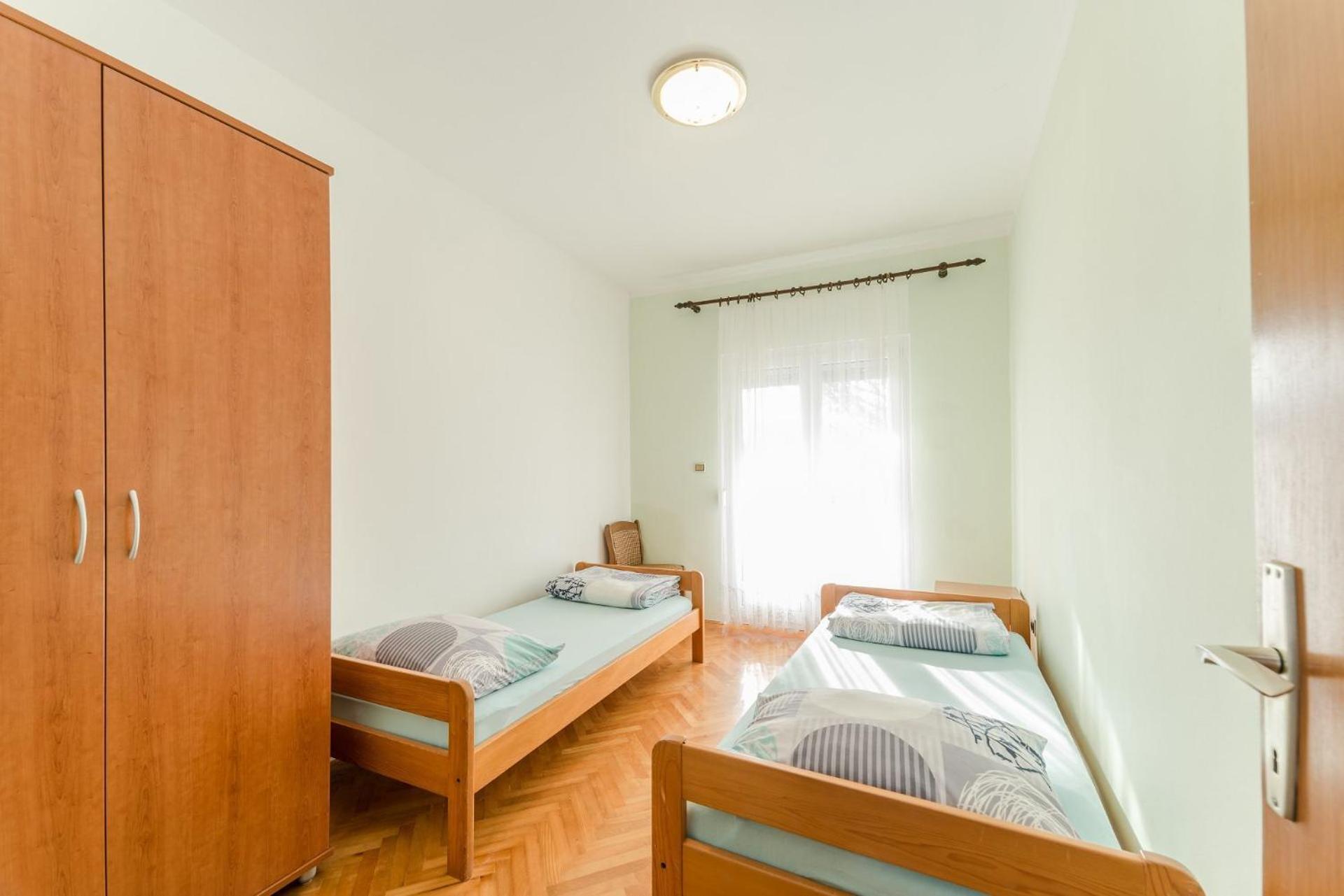 Apartments Ivica - With Parking Нин Екстериор снимка